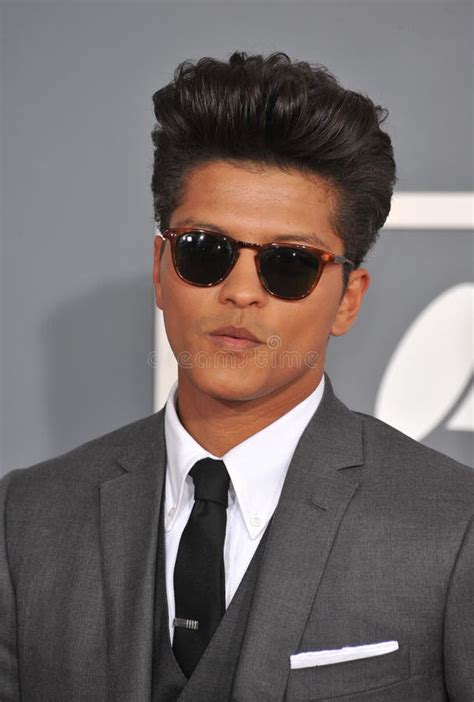 bruno mars with sunglasses.